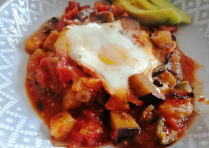 Low carb veggie Shakshuka