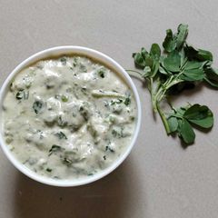 A picture of Methi malai matar.