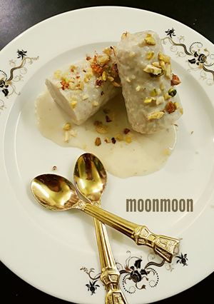 A picture of Thandai kulfi.