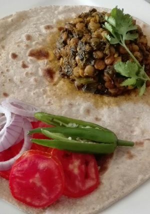 A picture of Palak Chaana Daal.