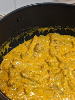 Una foto de Pollo al curry (con spaghetti integrales)