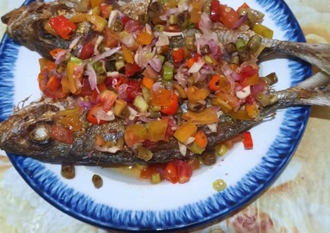 Ikan kembung sambal dabu-dabu