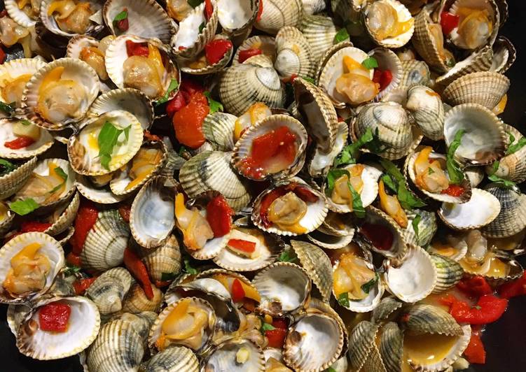 đCoques au poivron ail et piment dâEspelette đ¶