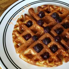 A picture of Yogurt Waffle.