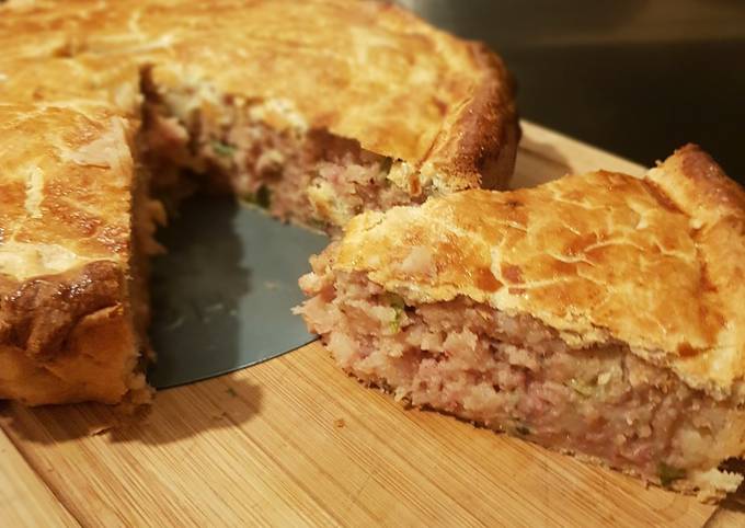 Recipe of Award-winning Corned beef &amp; potato pie