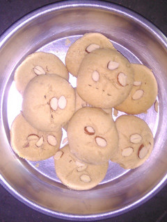 नानखताई (nankhatai recipe in Hindi) रेसिपी मुख्य फोटो