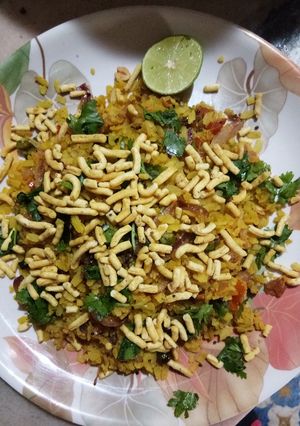 झटपट कांदा पोहा (Jhatpat Kanda Poha Recipe in Hindi) रेसिपी मुख्य फोटो