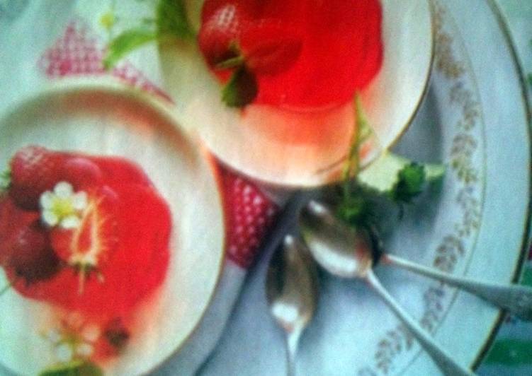 Recipe of Favorite Strawberry and Rose Wine Jellies &#34;Awen&#34;