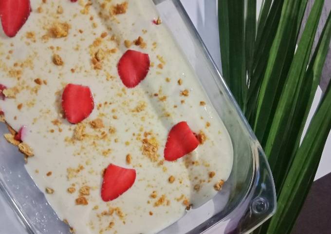 Langkah Mudah untuk Membuat Simple! Murah meriah dan No Baked, Strawberry Cheesecake Anti Gagal