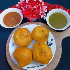 A picture of Bread Pakoda.