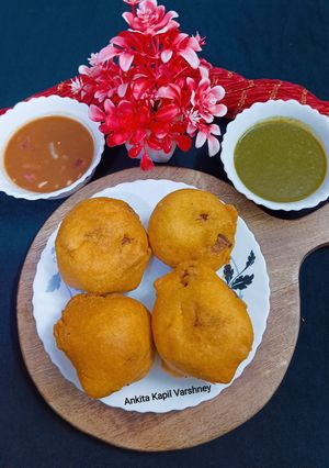 A picture of Bread Pakoda.