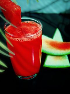 तरबूज का जूस (tarbuj ka juice recipe in Hindi) रेसिपी मुख्य फोटो