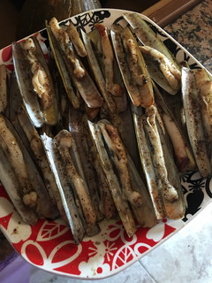 Una foto de Navajas a la plancha con limón