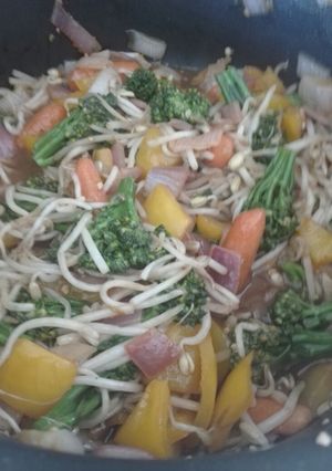 Una foto de Chop suey vegetariano