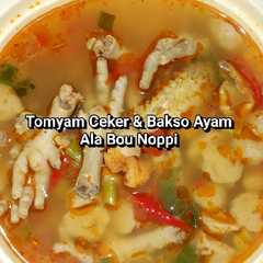 A picture of Tomyam ceker dan bakso ayam.