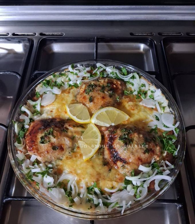 Une photo de Tajine Jben ou Gratin de Poulet aux Oeufs et Fromages 🍴