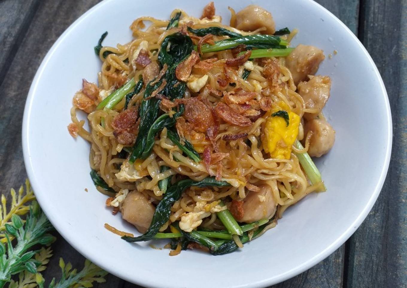 51.Mie goreng baso bumbu putih