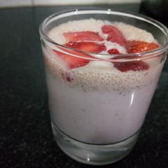 A picture of Strawberry shake.