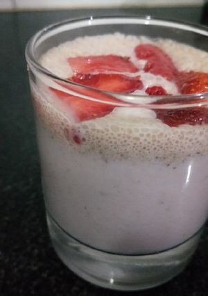 A picture of Strawberry shake.