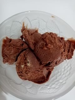 O poză a rețetei Înghețată🍦🍦, cu cireșe🍒 ciocolată și piersici🍑.
