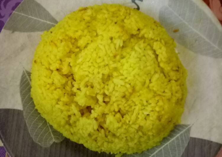 Nasi kuning magicom anak kos