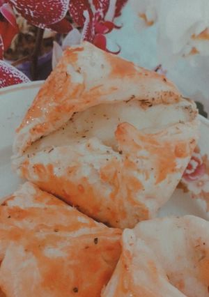Фото Слойки с моцареллой и копченой курочкой 🍗.