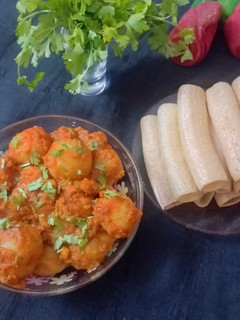 લસણીયા બટાકા (Lasaniya Bataka Recipe In Gujarati) રેસીપી મુખ્ય ફોટો