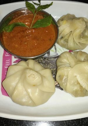 A picture of Momos.
