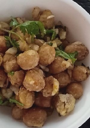 A picture of Roasted chickpeas.