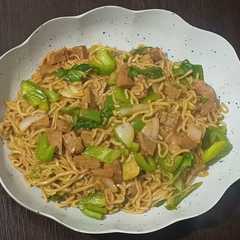 Çiğ Köfte Noodle / Mie Bumbu Kacang রেসিপির প্রধান ছবি