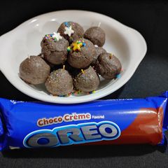 A picture of Oreo chocolate balls.