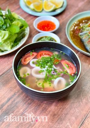 Hình của món Canh Mực Lá Nấu Ngót.