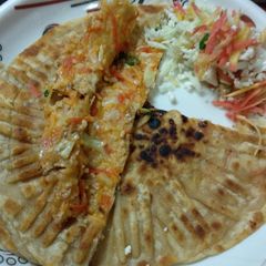 A picture of Carrot cauliflower paratha.