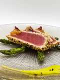 Tagliata di Tonno con Asparagi e Mostarda