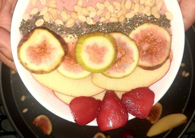 Pink healthy bowl of smoothie ?