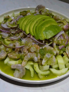 Una foto de 🦐Camarones agua Chile🍷🍽