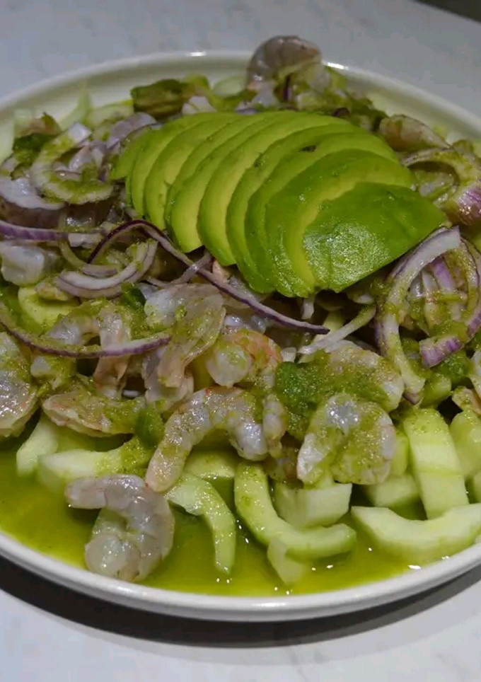 Una foto de 🦐Camarones agua Chile🍷🍽