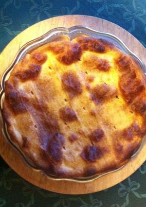 Une photo de Tourte aux fruits (pommes rhubarbe et cerises)
