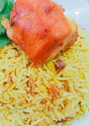 صورة لوصفة رز بالشعريه مع صدر الدجاج