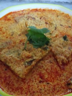 A picture of Besan methi cheela sabzi.
