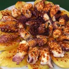 Una foto de Pulpo a la gallega
