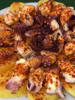 Una foto de Pulpo a la gallega