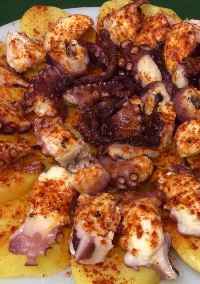 Una foto de Pulpo a la gallega