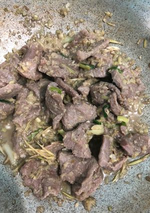 Hình của món Thịt heo xào sả ớt.