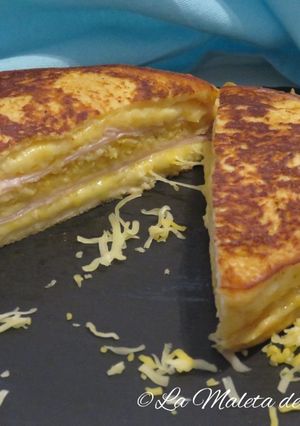 A picture of Monte Cristo Sandwich.