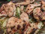 Pollo al horno con patatas y verduras