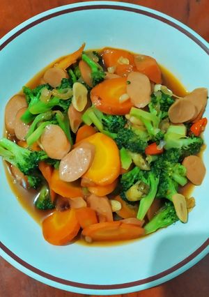 Foto resep Tumis brokoli wortel sosis