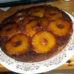 Una foto de Tarta de ananá invertida