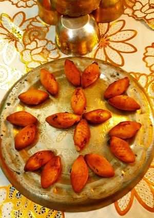 মুগ ডালের ভাজা পিঠে(Moong daler bhaja pithe recipe in Bengali) রেসিপির প্রধান ছবি