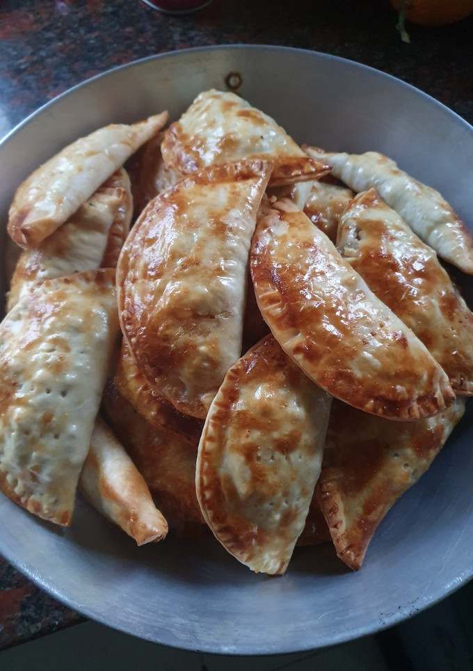 Una foto de Empanadillas de carne estilo argentino o de atún